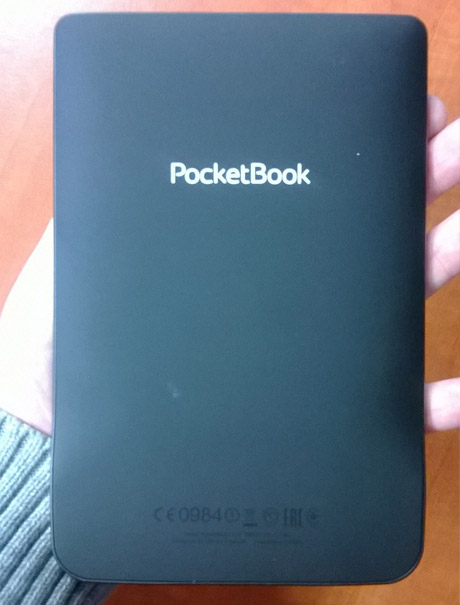 PocketBook Touch Lux zadní strana